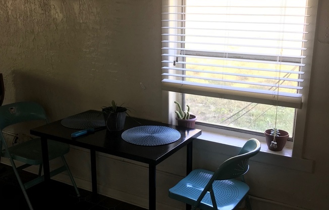 2 beds, 1 bath, $1,400