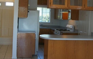 2 beds, 1 bath, $2,600