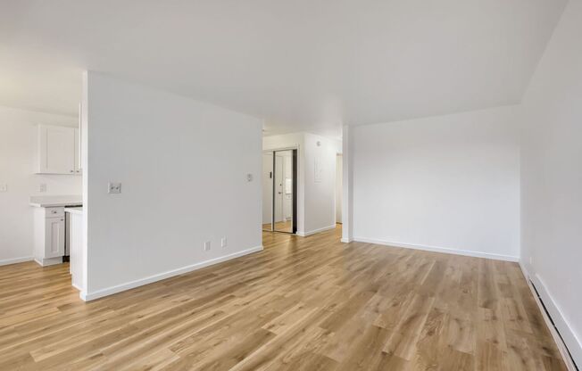 1 bed, 1 bath, 830 sqft, $1,595, Unit Unit 126