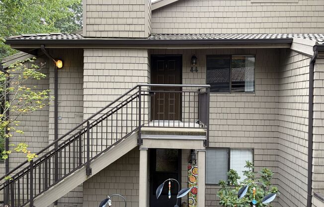 Mountain Park 2-Bedroom Condo with Spacious Kitchen, Private Deck, Pool & Community Amenities