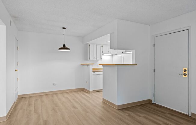 1 bed, 1 bath, $1,500, Unit # 102R
