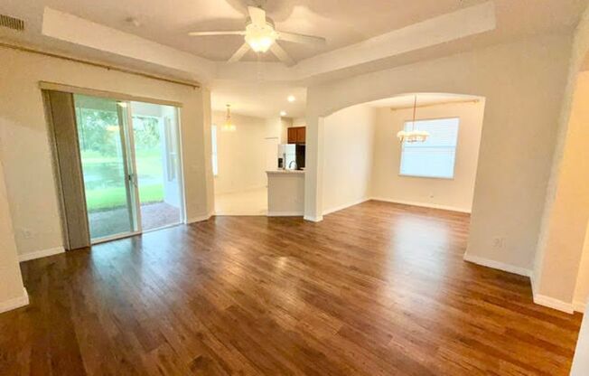 Oviedo - 3 Bedrooms, 2 Bathrooms - $2,595.00