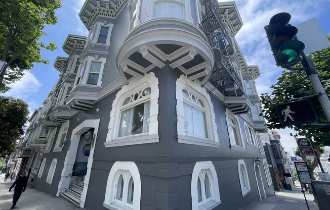 1059 LEAVENWORTH