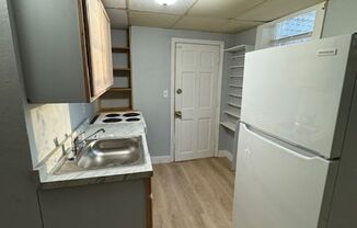 2 beds, 1 bath, $1,250, Unit Unit 9