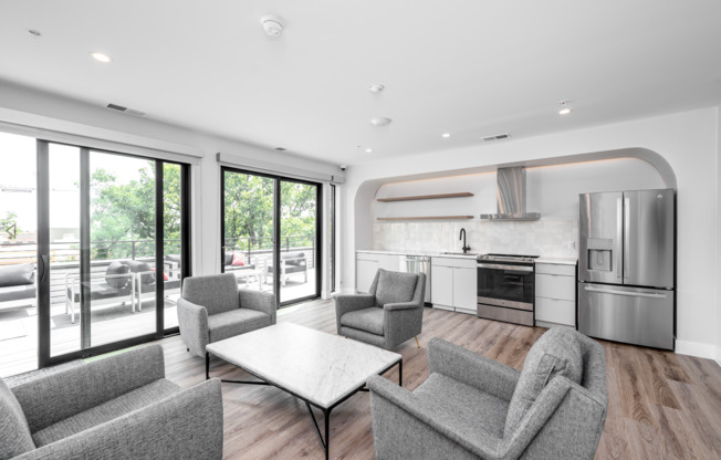 1 bed, 1 bath, 120 sqft, $900