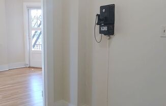 Studio, 1 bath, 430 sqft, $1,045, Unit 405
