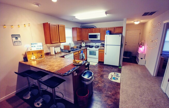 3 beds, 2 baths, $2,697