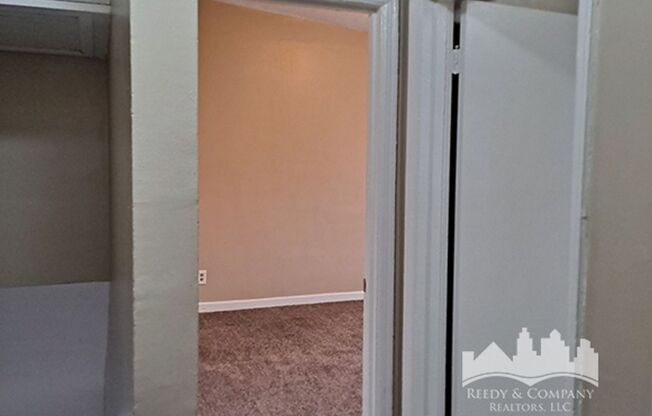 Welcome to 1740 Brown Ave, a charming duplex located in the vibrant city of Memphis, TN.