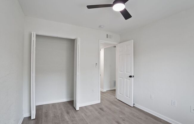 2 beds, 1 bath, 850 sqft, $1,075, Unit F6