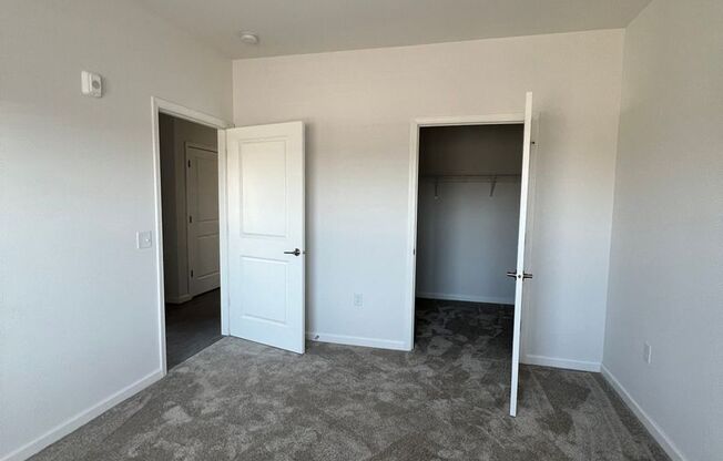 2 beds, 1 bath, 936 sqft, $1,280, Unit 528