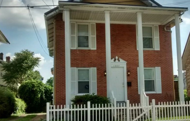 1207 7 AVE