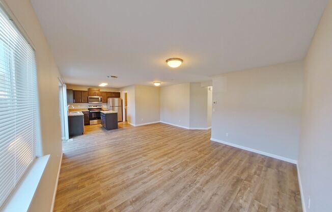 103 105 N 10 ST