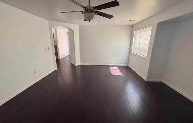 Charming 3-Bedroom Home with Modern Comfort in Prime Las Vegas Location
