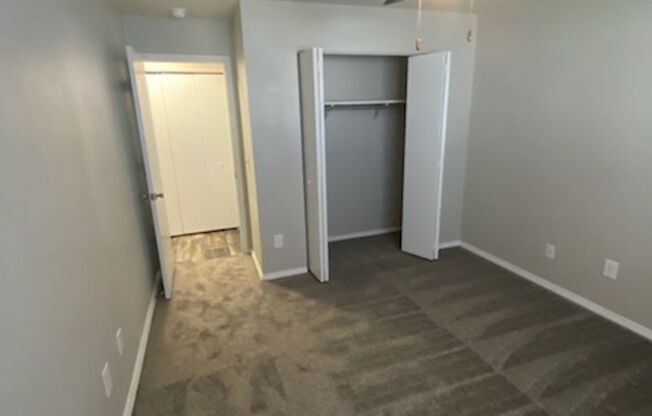 2 beds, 2 baths, 856 sqft, $920, Unit 2827-1805