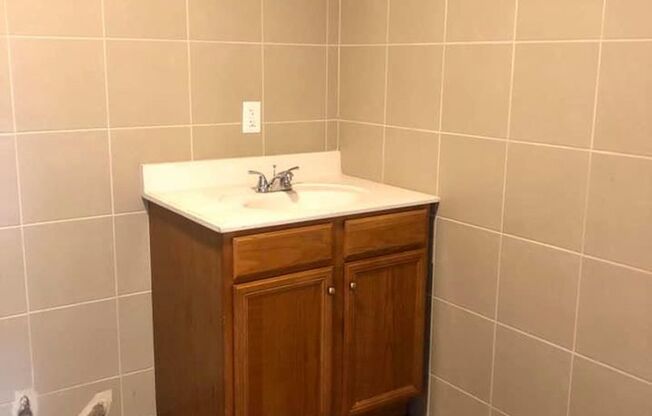 Studio, 1 bath, 1,300 sqft, $800, Unit 6193