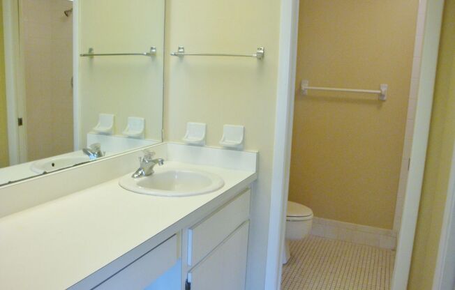 Condo in East Lake Woodlands