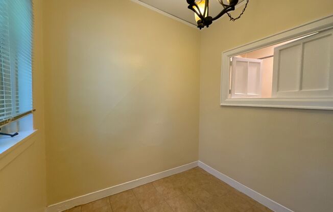 1 bed, 1 bath, 605 sqft, $1,250, Unit B-12