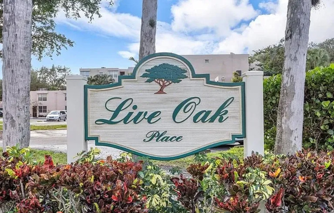 9441 Live Oak Pl