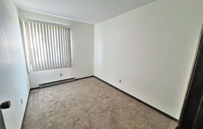 2 beds, 1 bath, 700 sqft, $600