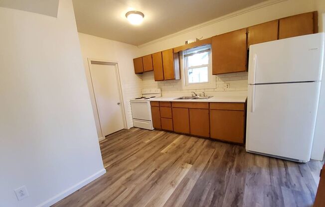 3 beds, 1 bath, $1,600