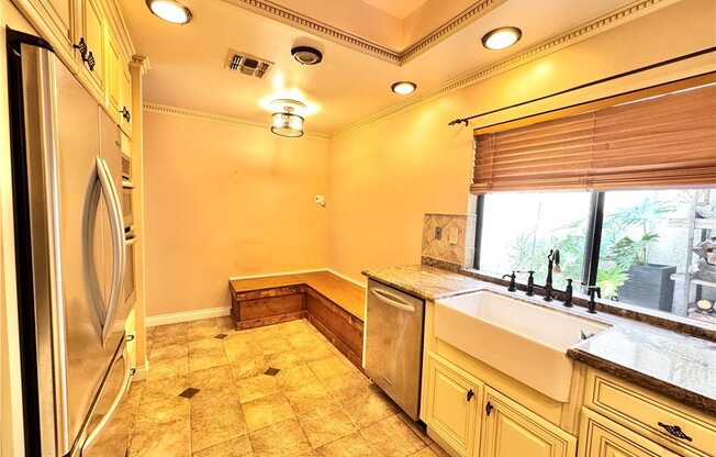 2 beds, 3 baths, 1,614 sqft, $4,000