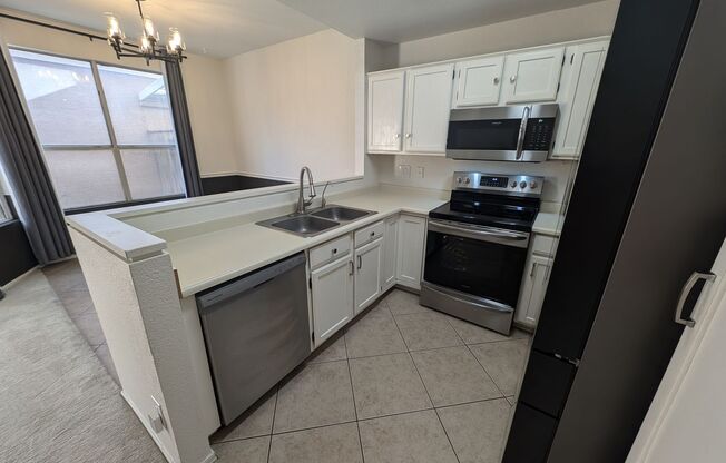 3 beds, 3 baths, $2,100, Unit Unit 1211