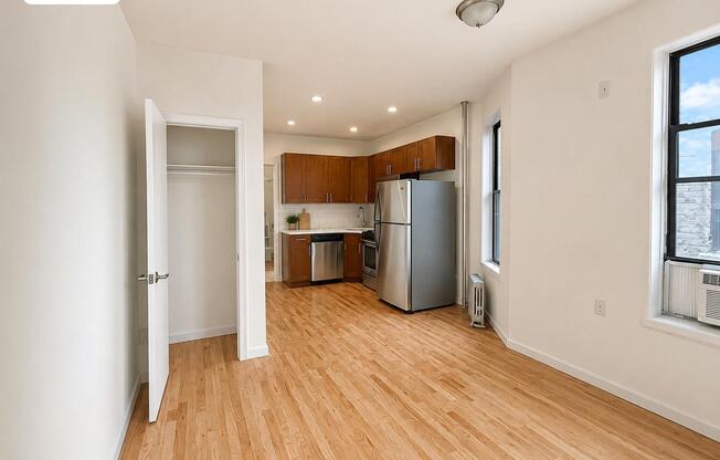 312 W 142 ST