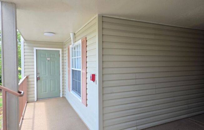 3/2 2nd Floor Condo AVAILABLE NOW!