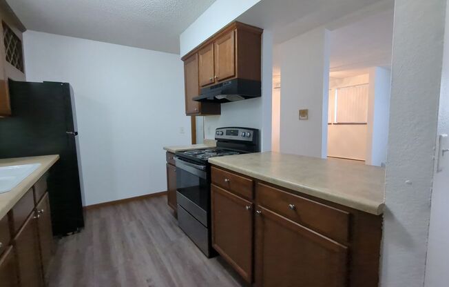 2 beds, 1 bath, 900 sqft, $975, Unit 240-107