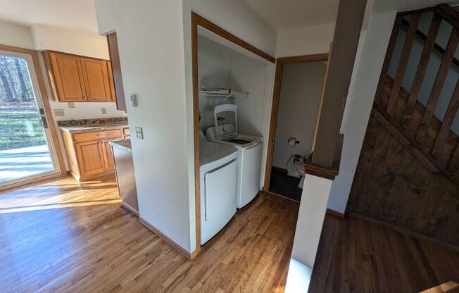 3 beds, 1.5 baths, 950 sqft, $1,495, Unit A