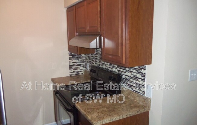 1306 E MCDANIEL