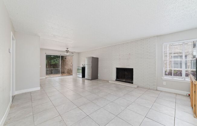 NEWLY RENOVATED APARTMENT IN HOUSTON