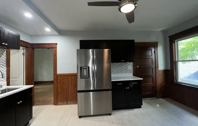 3 beds, 1 bath, 1,148 sqft, $2,800, Unit 3