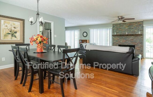 312 FOXCROFT DR