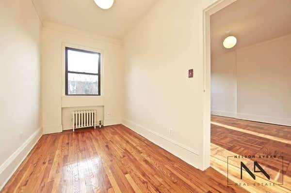 898 UN ST