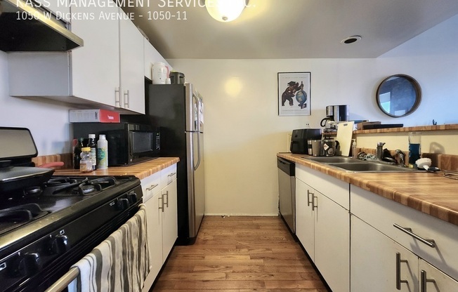 1050 W Dickens Avenue