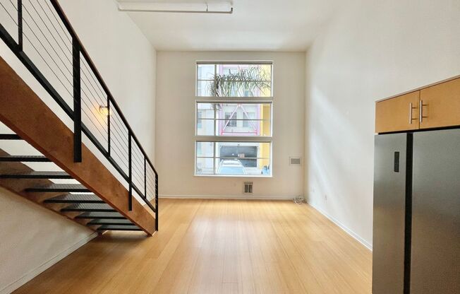 HUGE 2 Level 2br/1.5Ba Loft, High Ceilings, Laundry, Central Location! PROGRESSIVE
