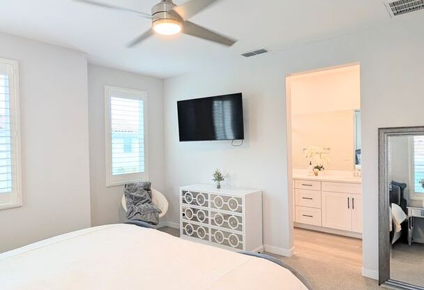 3 beds, 2.5 baths, $2,550, Unit # 67104