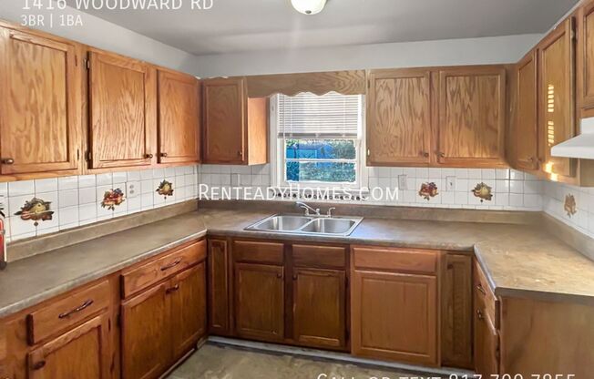 3 beds, 1 bath, $1,699