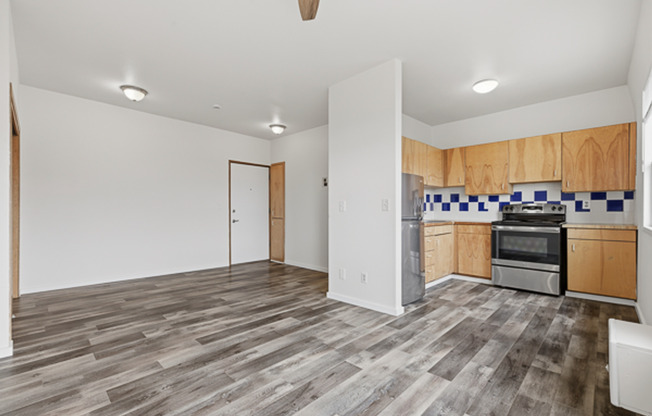 Studio, 1 bath, 400 sqft, $1,150, Unit C05