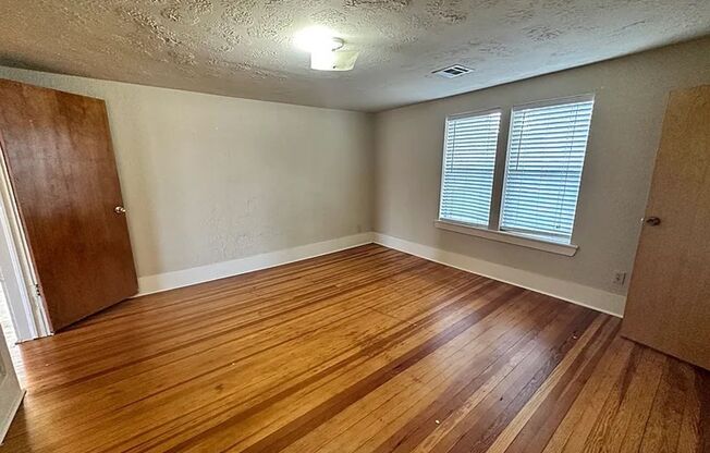 2 beds, 1 bath, 750 sqft, $1,150