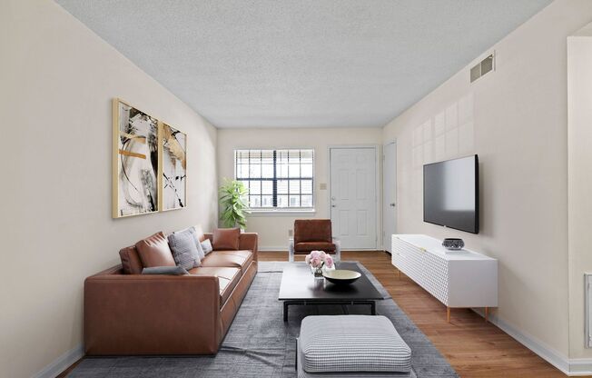 1 bed, 1 bath, 624 sqft, $975, Unit 906-906D Foxcroft
