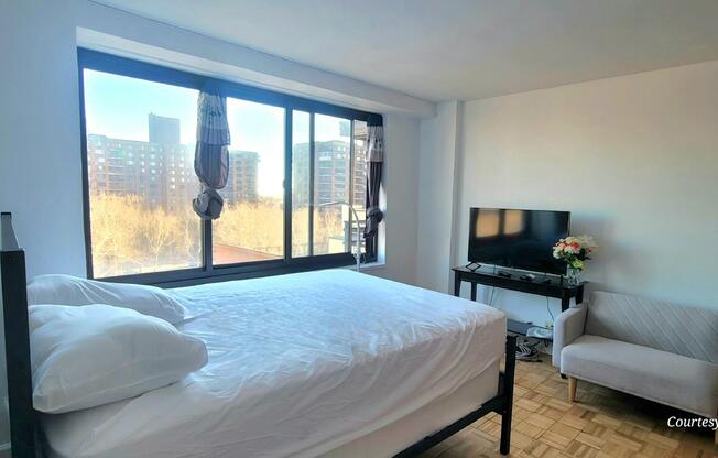 Studio, 1 bath, $2,495, Unit 10M