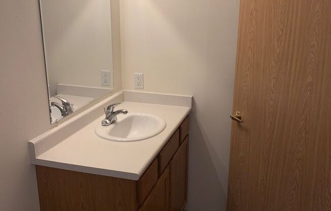 Studio, 1 bath, 468 sqft, $1,300, Unit 655-202