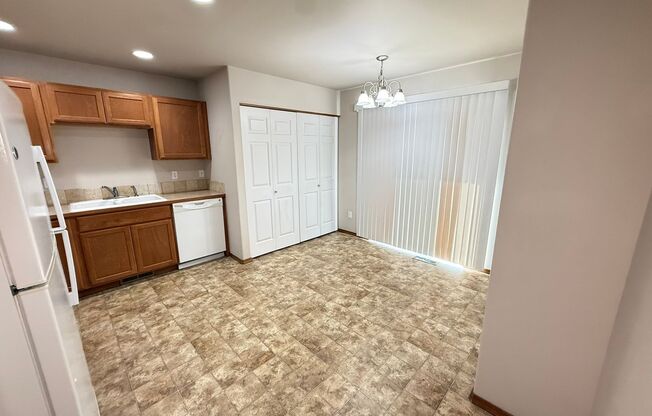 1900 - 2006 Wellington Dr Yakima, WA 98903