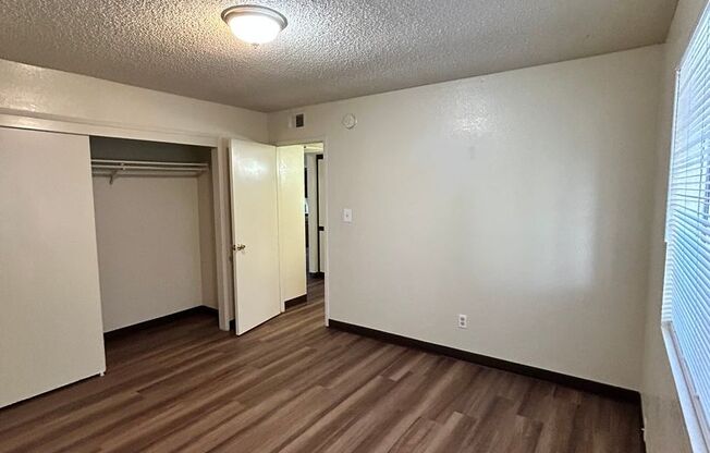 2 beds, 1 bath, 845 sqft, $1,195, Unit H