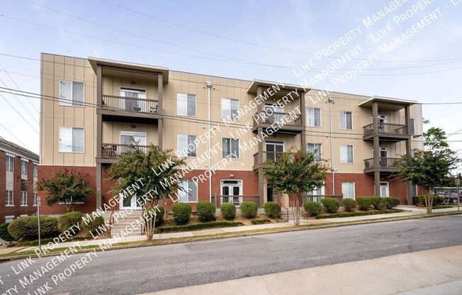 2 beds, 1 bath, $1,400, Unit APARTMENT 305