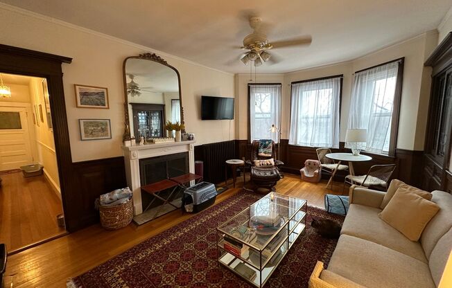 2 beds, 1 bath, 750 sqft, $3,200, Unit 23