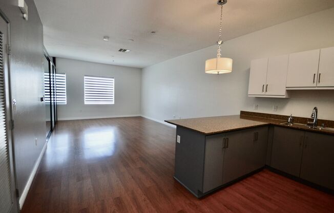 2 beds, 2 baths, $2,945, Unit Unit 411