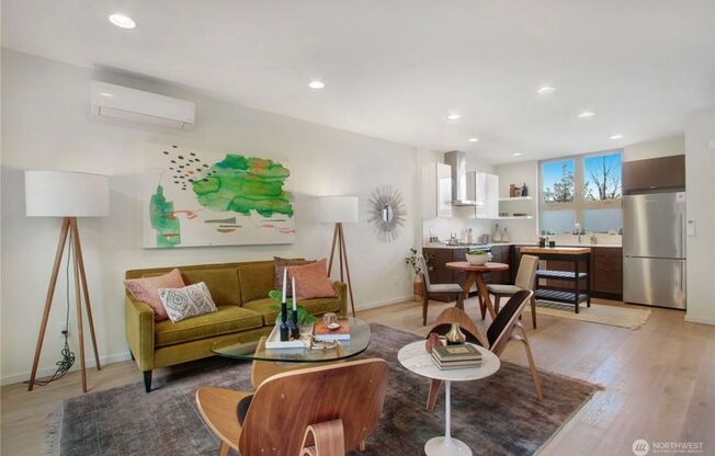Welcome Home Modern Townhome in Georgetown
